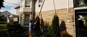 Hamilton-Commercial-Eavestrough-Cleaning